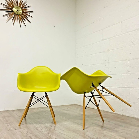 Image 1 of Una coppia di autentiche sedie Charles Eames Daw per Vitra