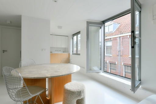 DESIGN MARMER Androgyne Dining Table (round)