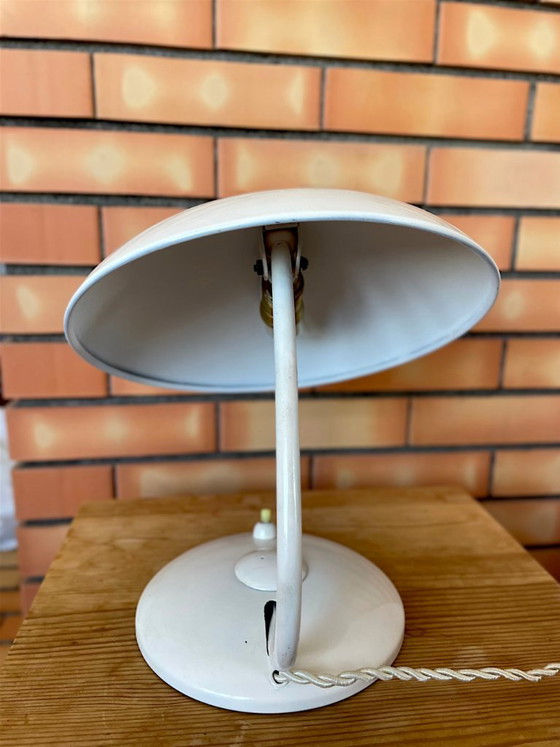 Lámpara de escritorio Bauhaus original en blanco de Helo Leuchten, años 50 – Lámparas de mesa, Brass (photo 5 of 15)