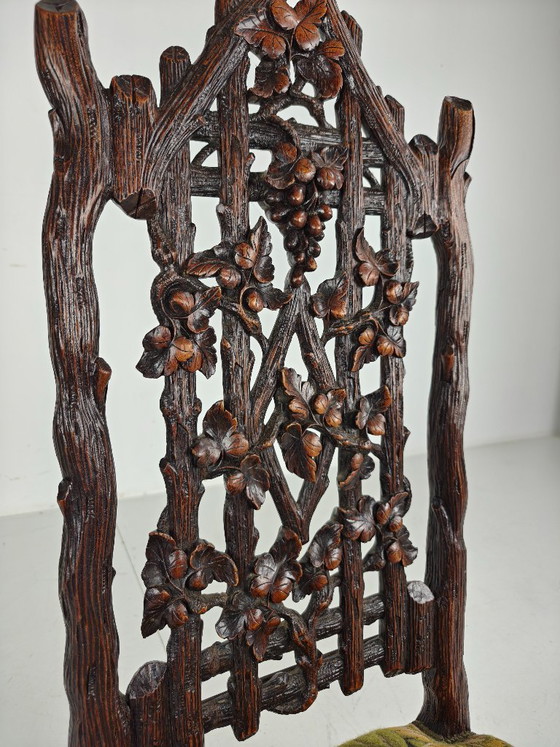 Beautiful 19th-Century Black Forest Chairs – Exceptional Carving – Armchairs, Wood (photo 4 of 7)