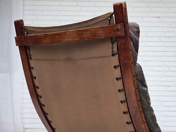 Image 1 of Anni '70, design norvegese di Ingmar Relling, modello "Siesta", pelle per mobili.