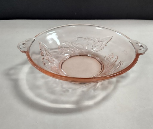 ciotola vintage in vetro rosa con orecchie