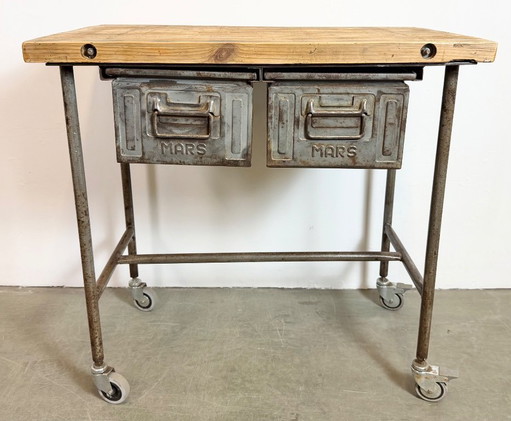 Vintage industriële werktafel op wielen, jaren 60