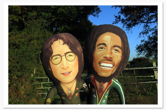 Image 1 of Bob Marley cadeau | Reggae decoratie kunstpop | Muziekkamer verzamelbeeldje