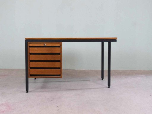 Scrivania modernista in teak e acciaio