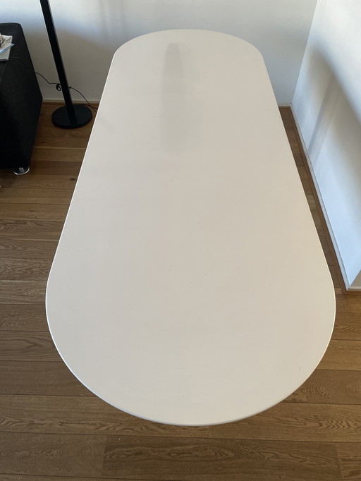 Table moderne en bois massif