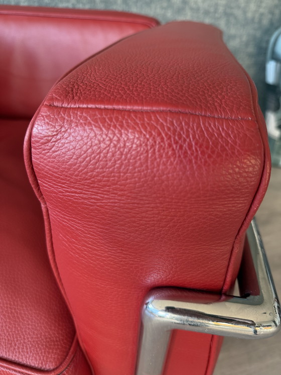 Image 1 of 4 sedie vintage LC2 Le Corbusier in pelle rossa, Italia, anni '80