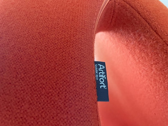 Image 1 of 2 x Artifort Shark Orange with color-matched leg