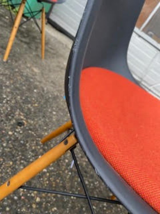 Image 1 of 4x Vitra Eames DSW avec siège rembourré