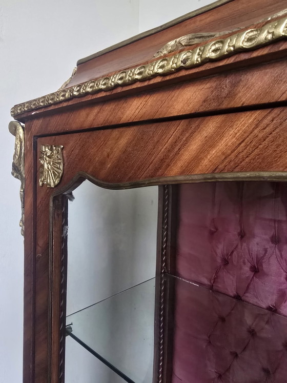Louis XV Vitrinekast – Vitrinekasten, Glass, Velvet (photo 12 of 13)