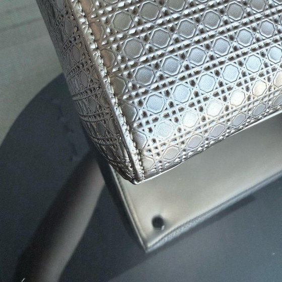 Image 1 of DIOR LADY MEDIUM - MICRO-CANNAGE METALLIC GOUDEN BESLAG