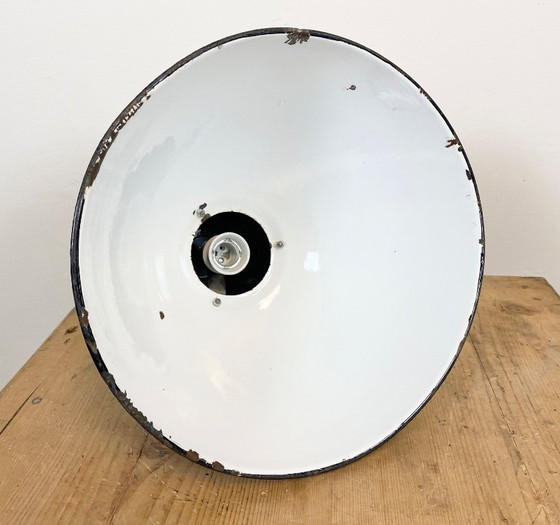 Image 1 of Suspension Bauhaus en émail noir industriel, années 1930