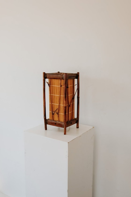 Vintage bamboo table lamp with reed panels, 1960s – Rattan, Wood (photo 6 of 9)
