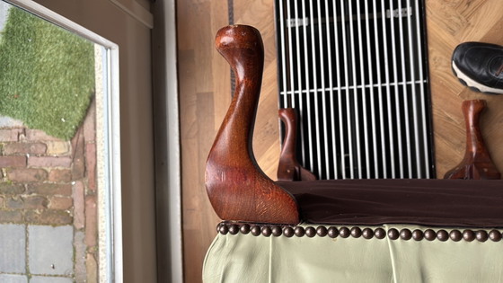 Image 1 of Chesterfield Queen Ann voetenbank