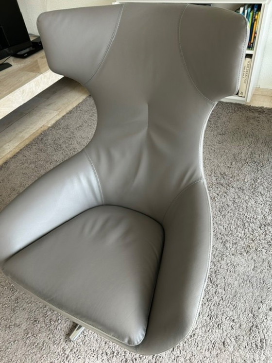 Image 1 of Dos sillones giratorios Leolux Caruzzo