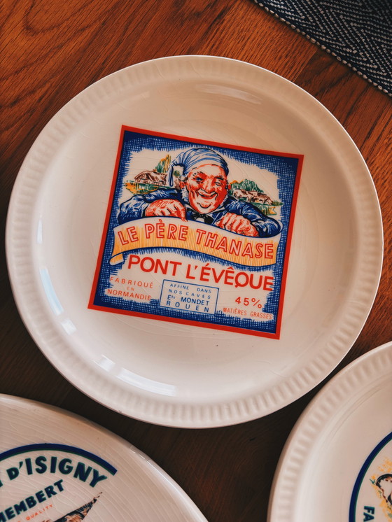 Image 1 of Vintage Franse kaasserveerset (5 kleurrijke borden)