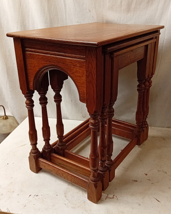 Image 1 of Nido di tavoli in rovere vintage