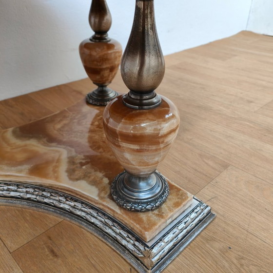 Image 1 of Table basse ronde vintage de style Régence avec plateau en marbre