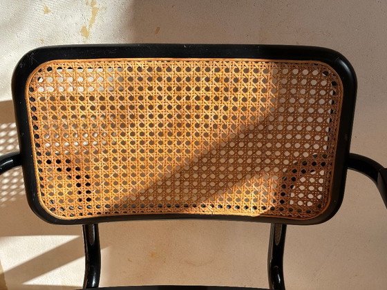 Cesca B64 stoel (Marcel Breuer) met armleuningen + tafeltje, Fauteuils, Hout, Rotan, Zwart (foto 3 van 5)