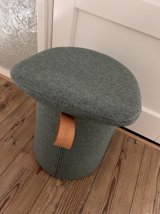 Artifort Lilac Pouf – Footstools & poufs, Leather, Textile (photo 9 of 11)