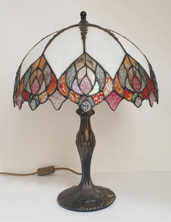 Image 1 of Large (52cm) Tiffany Stained Glass Table Lamp Peacock Feathers