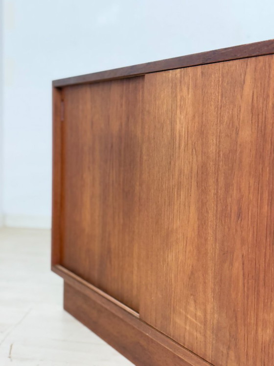 Image 1 of Deense teakhouten ladekast / vintage dressoir / woonkamerkast / halkast / commode