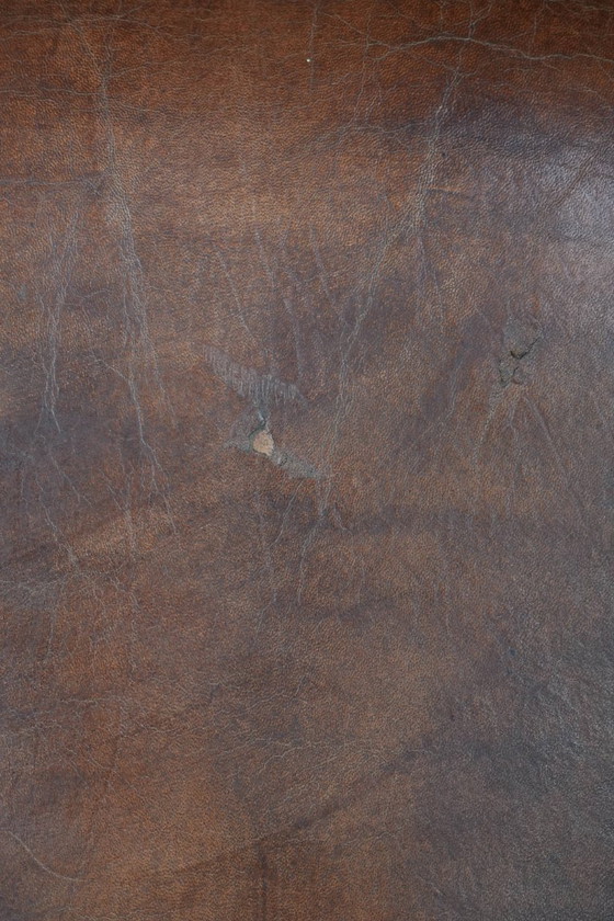 Image 1 of Fauteuil à oreilles classique vintage en peau de mouton et bois