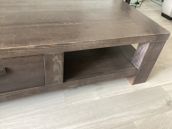 Image 1 of Beautiful coffee table with spacious drawer