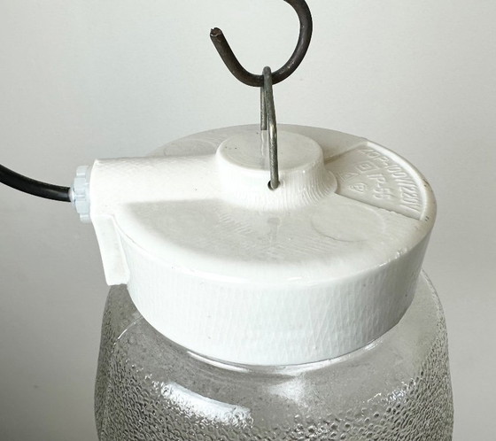 Image 1 of Suspension vintage en porcelaine blanche avec verre dépoli, années 1970