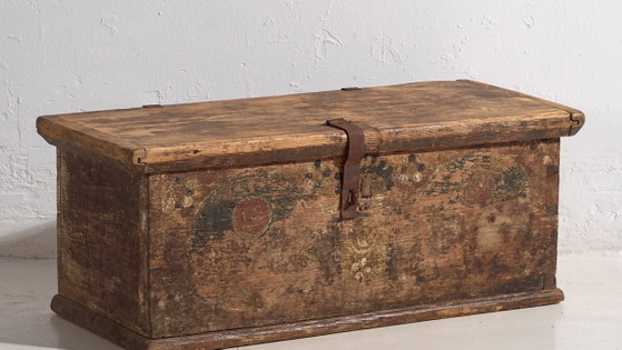 Antique folk painted chest in pine – Central Europe, circa 1850 – Storage cabinet, Iron, Rustic (photo 3 of 22)