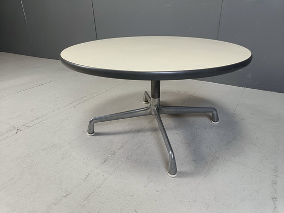 Image 1 of Table basse Eames pour Herman Miller, 1970S