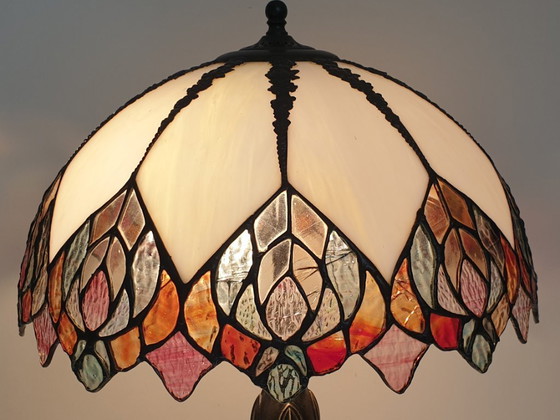 Image 1 of Large (52cm) Tiffany Stained Glass Table Lamp Peacock Feathers