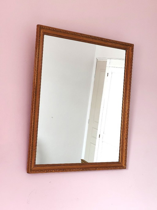 Antieke spiegel met verguld en gevormd houten frame. – Wood (photo 2 of 13)