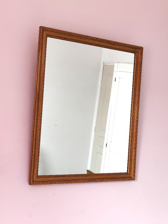 Antieke spiegel met verguld en gevormd houten frame. – Wood (photo 2 of 13)