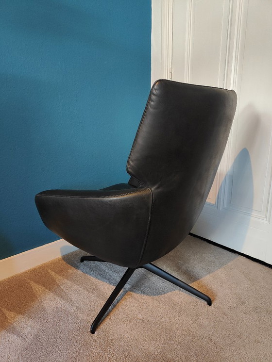 Image 1 of Leolux Lloyd armchair with tilt function