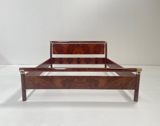 Image 1 of Cadre de lit vintage italien moderne en bois de ronce