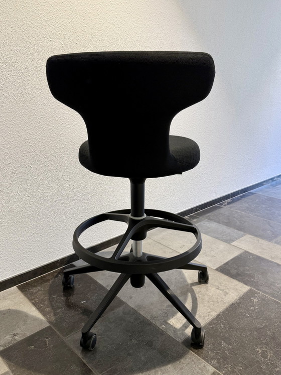 Vitra Pivot Taburete Alto – Sillas de oficina, Plástico, Textil (photo 5 of 6)