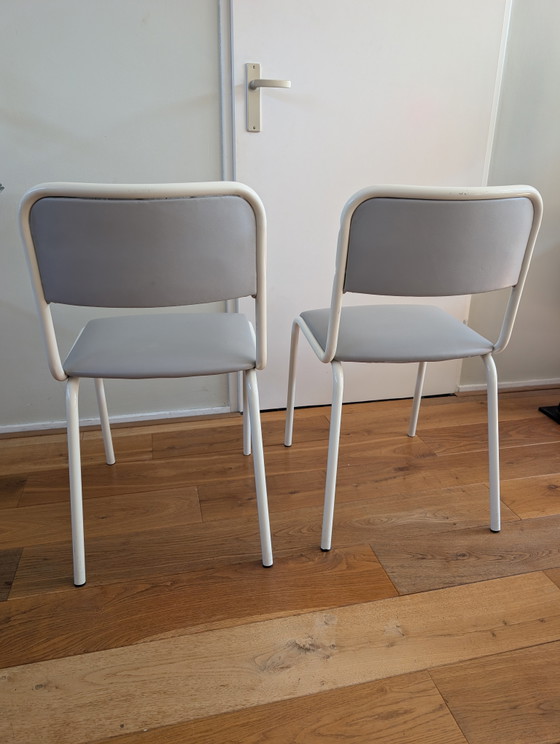 Set Van 2 Buisframe Stoeltjes Jaren 70 Wit Grijs – Eetkamerstoelen, Metal, Skai (photo 3 of 6)