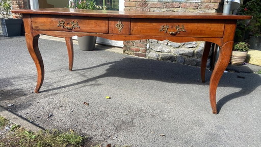 Bureau en orme massif XVIIIe siècle époque Louis XV