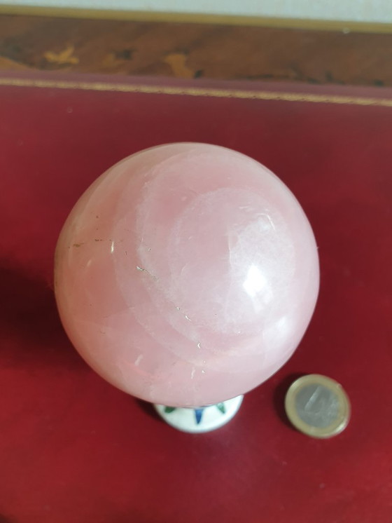 Image 1 of Sphère de quartz rose diamètre 6,5 cm poids 350 grammes