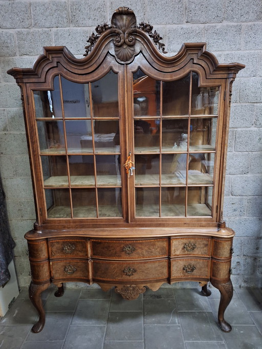 Vetrina in noce del XIX secolo