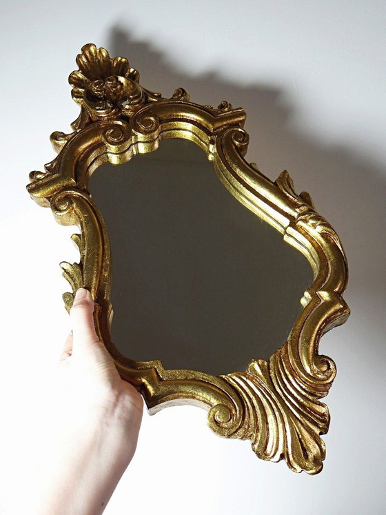 Image 1 of Specchio da parete vintage in stile rococò dorato, Italia, circa 1950-1970, legno e stucco dorato.