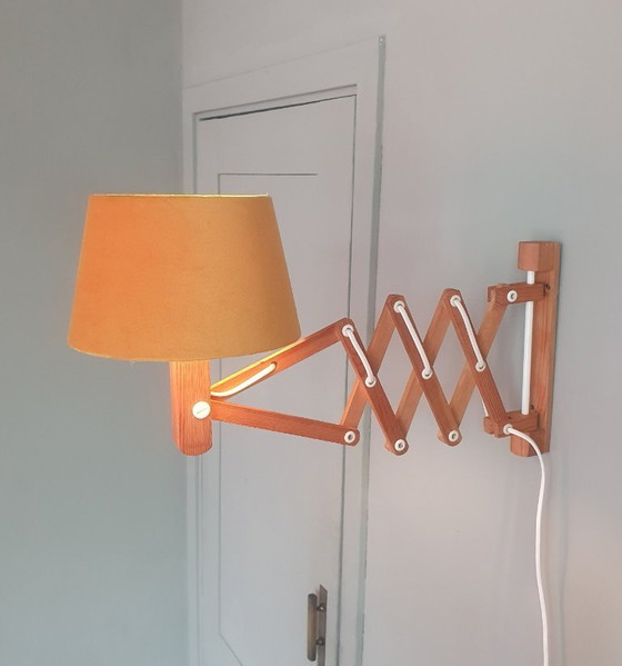 Image 1 of Lampe ciseaux vintage en bois Ikea des années 1980.