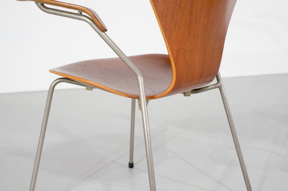 Image 1 of Stuhl Modell "3207" aus Holz von Arne Jacobsen für Fritz Hansen, Dänemark, 1955.