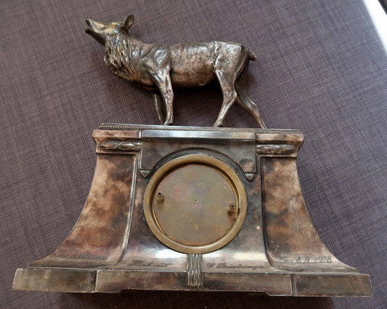 Image 1 of Antieke metalen hertenklok - Decoratief vintage uurwerk (2C07A)