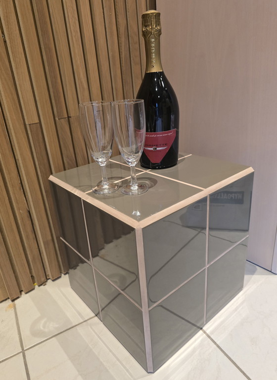 Image 1 of Table à carreaux 30x30x30H Brown & Purple