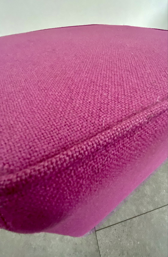 Image 1 of Puff moderno con ruedas - SUBSTANCE - Lila/Morado