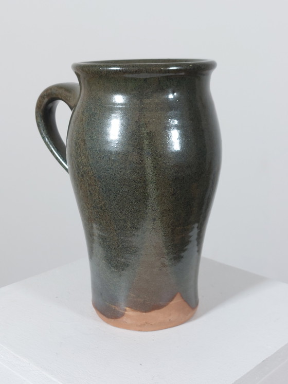 Image 1 of Vintage vaas met handvat en glazuur uit het midden van de vorige eeuw, in landhuisstijl.
