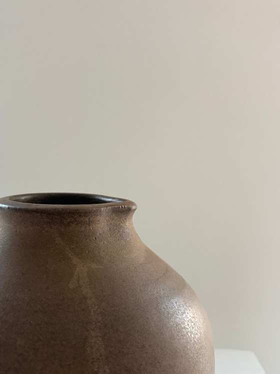 Vintage ceramic carafe-style vase with handle (photo 3 of 5)