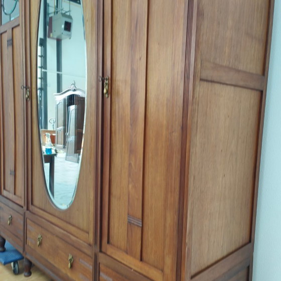 Image 1 of Armadio vintage antico in stile country con armadio smontabile